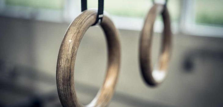 упражнения с гимнастически халки