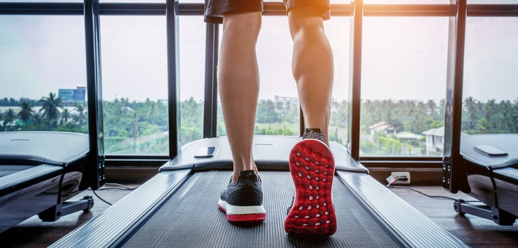 тренировка в домашна обстановка с бягаща пътека